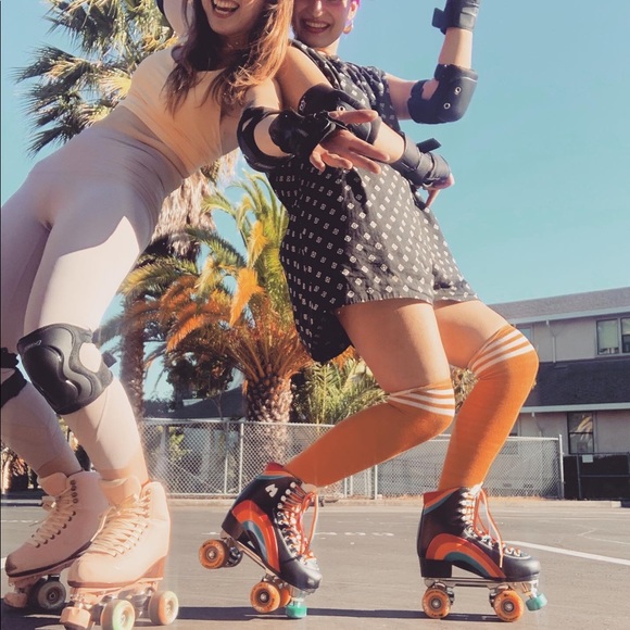 Meet Lydia Claire of Clairevoyance Threads - Picture 5 of 17